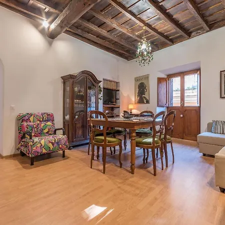 Guesthost - Montecitorio & Pantheon Stylish Flat Апартаменты Рим