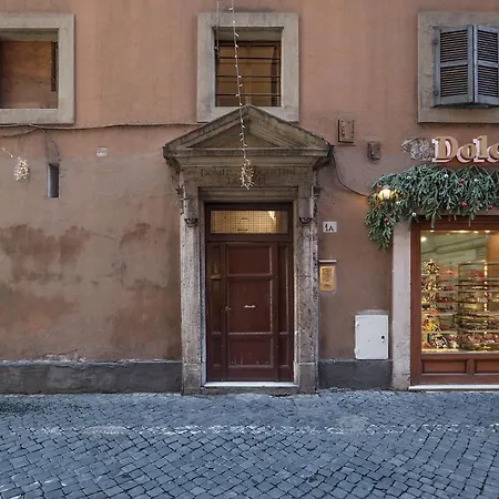 Montecitorio & Pantheon Stylish Flat