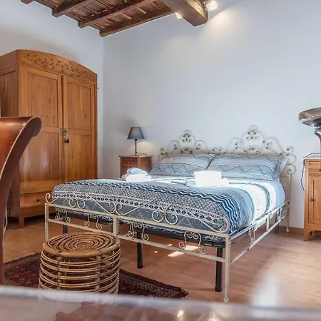 Montecitorio & Pantheon Stylish Flat