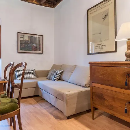 Montecitorio & Pantheon Stylish Flat