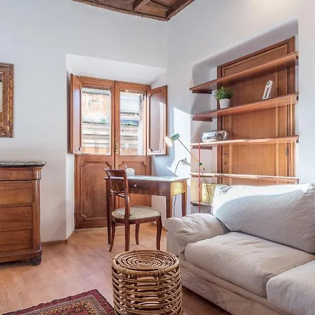 Guesthost - Montecitorio & Pantheon Stylish Flat