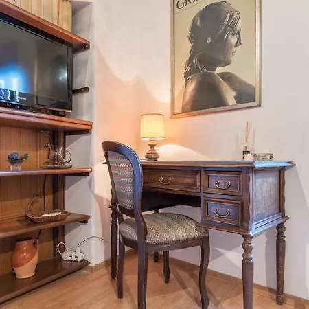 Guesthost - Montecitorio & Pantheon Stylish Flat Apartmán Řím