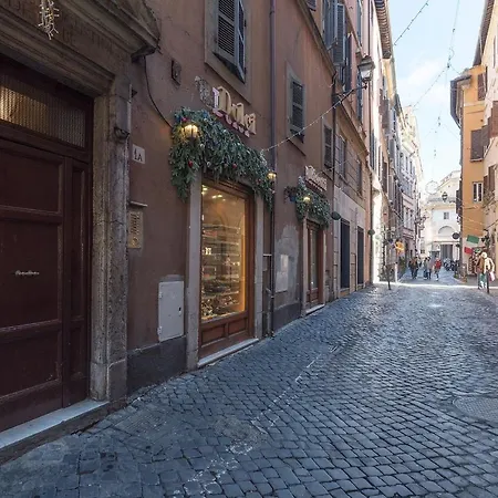 Guesthost - Montecitorio & Pantheon Stylish Flat